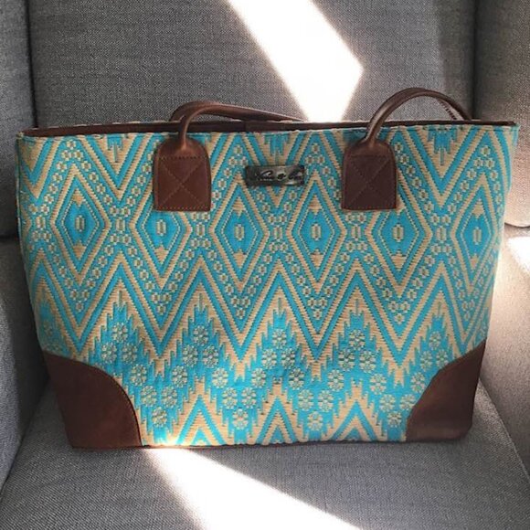 Nena & Co Teal & Sand Valiant Forever Tote Set - Picture 8 of 9